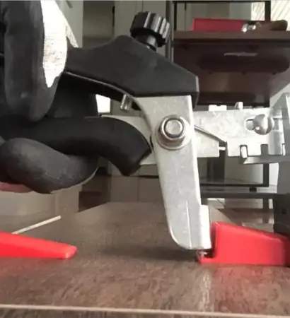 XPRO-Leveling-Pliers
